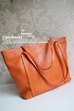 กระเป๋าแฟชั่นLuluhouse รุ่นLL55pi1 หวานมากค่ะรุ่นนี้ มี 2 สีให้เลือก คือ สีชมพูหวานและสีส้มอมชมพูค่ะ